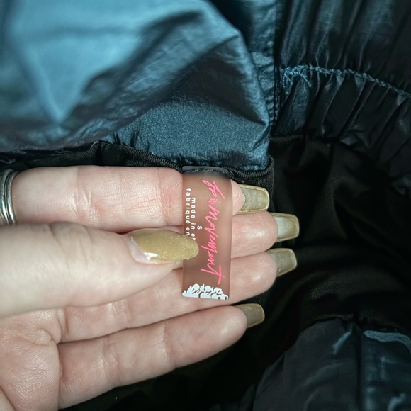 FREE PEOPLE SHORTS - Picture 3 of 3